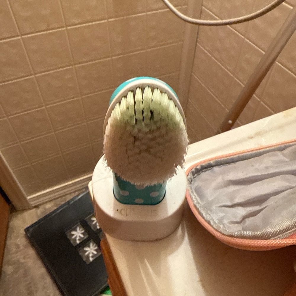 Clinique Skincare Brush - Blue and White